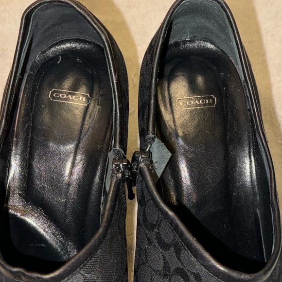 Coach *Rare* Vintage A3971 Daphne Block Heel Logo Bootie in Black/Black size 7B - Picture 13 of 16